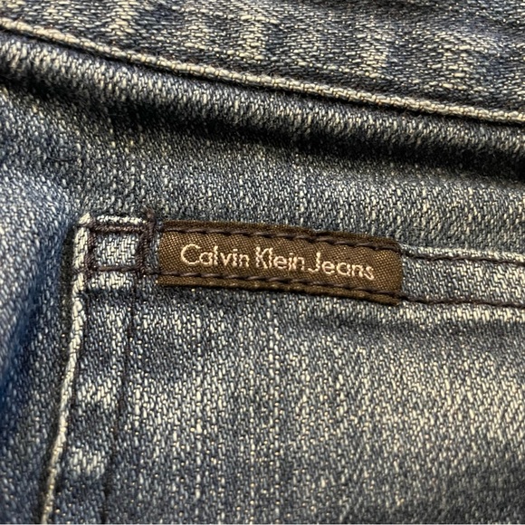 Calvin Klein Flare Leg Mid Rise Embroidered Jeans.  Size 6 - Picture 9 of 10